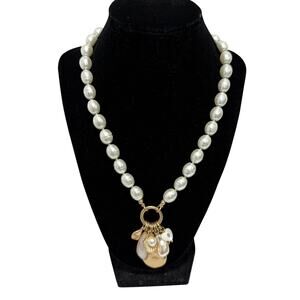 Unbranded Fashion Faux Pearls Gold Oyster Pendant Necklace Chunky Costume